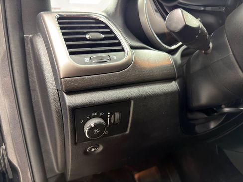 Used 2017 Jeep Grand Cherokee Altitude AWD/4WD image 16