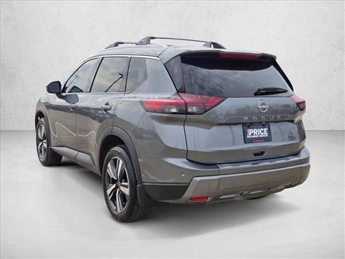 Used 2024 Nissan Rogue SL w/ SL Premium Package image 3