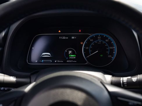 Used 2025 Nissan Leaf SV Plus FWD image 13