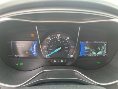Used 2017 Ford Fusion SE w/ Equipment Group 601A FWD image 14
