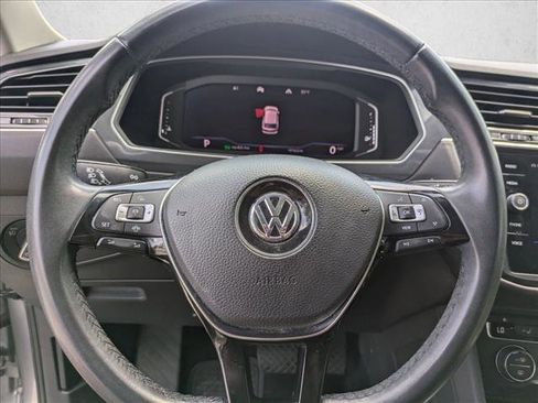 Used 2020 Volkswagen Tiguan SEL image 13