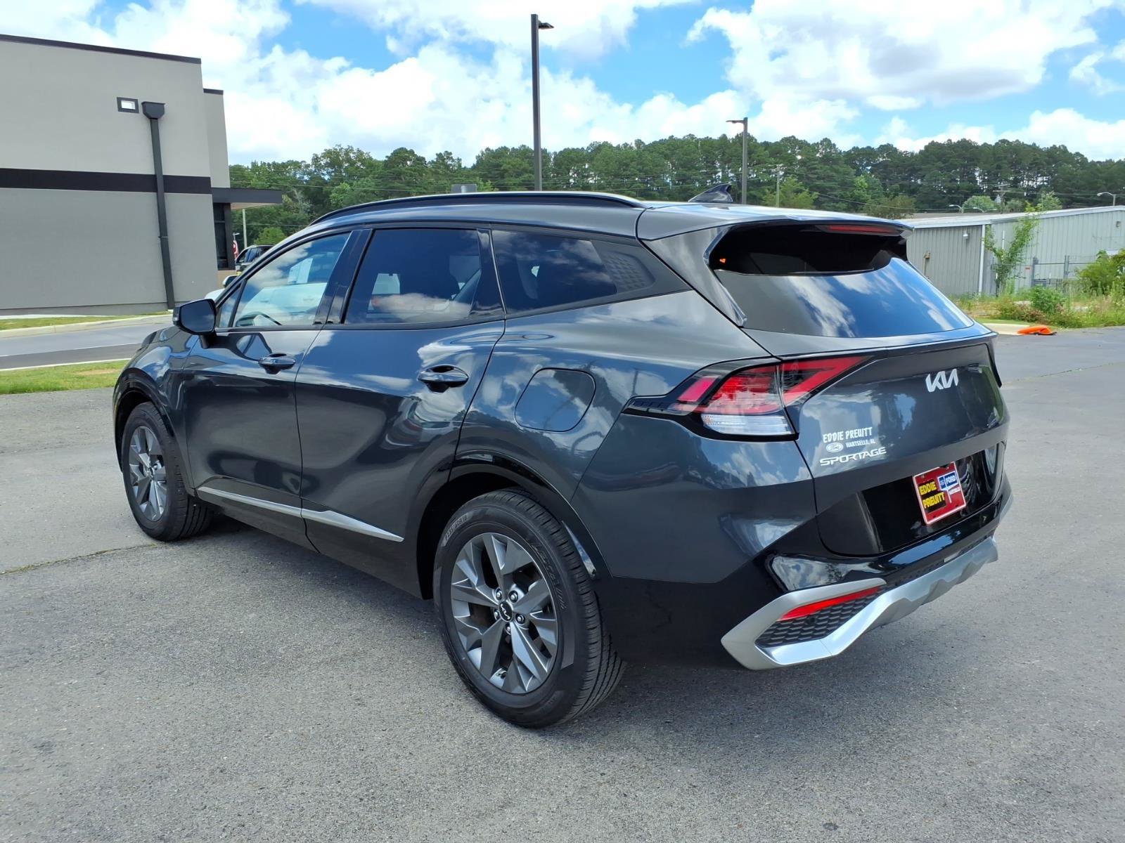 Used 2023 Kia Sportage SX FWD image 3