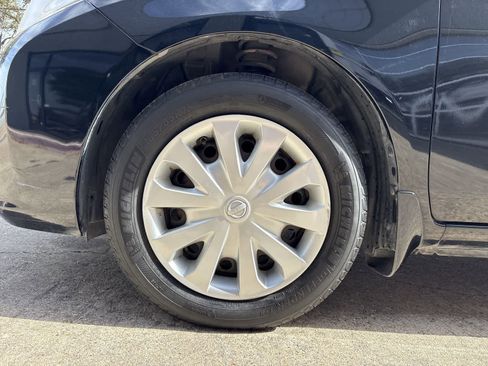 Used 2013 Nissan Versa SV image 20