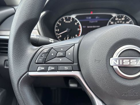Used 2025 Nissan Altima 2.5 SV FWD image 21