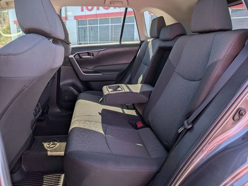 Used 2022 Toyota RAV4 XLE image 30