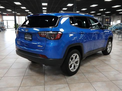 Used 2024 Jeep Compass Latitude AWD/4WD image 5