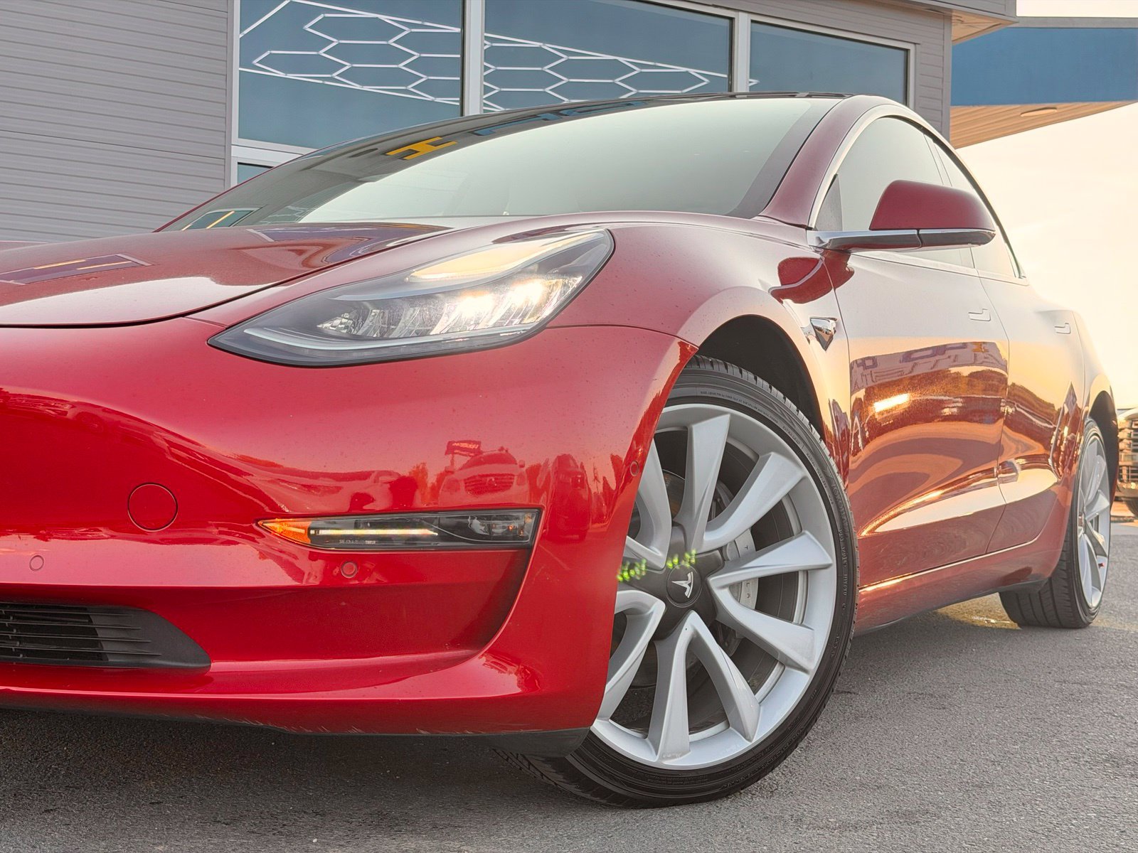 Used 2018 Tesla Model 3 Long Range AWD/4WD image 2
