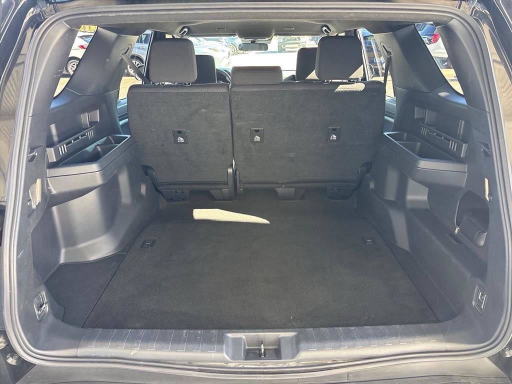 Used 2025 Toyota 4Runner SR5 AWD/4WD image 3