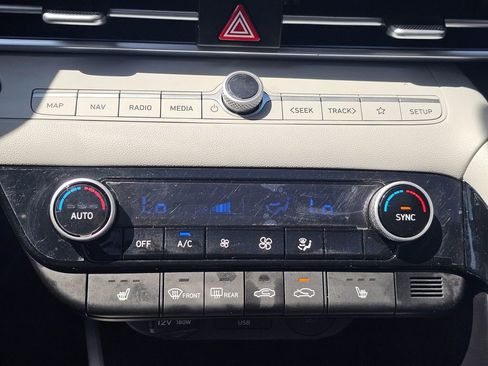 Used 2025 Hyundai Elantra Limited FWD image 67