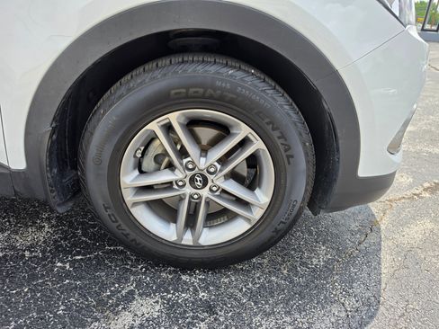 Used 2018 Hyundai Santa Fe Sport w/ 2.4L Value Package 02 FWD image 12