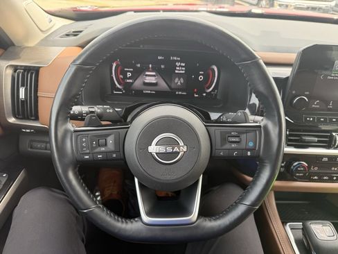 Used 2022 Nissan Pathfinder Platinum w/ Cargo Package image 23