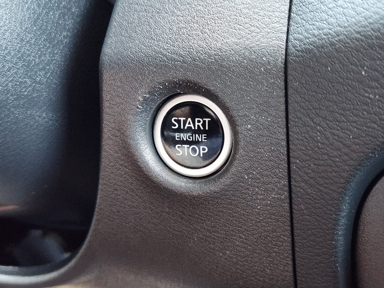 Used 2024 Nissan Frontier SV w/ Technology Package AWD/4WD image 29