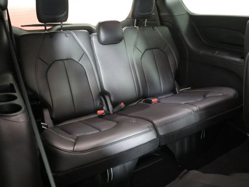 New 2026 Chrysler Pacifica Select image 22