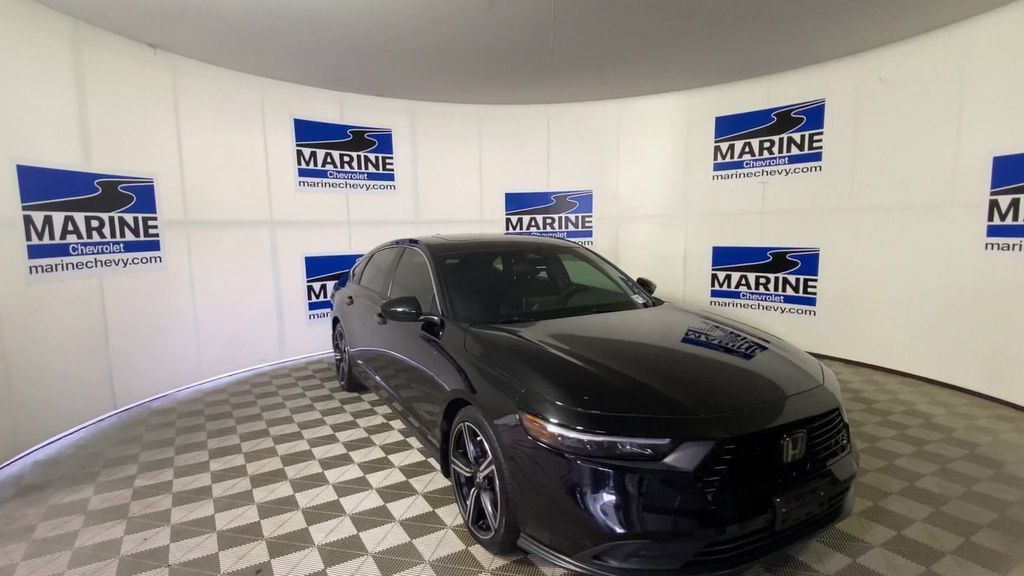 Used 2024 Honda Accord Sport image 4