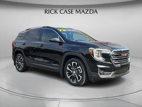 Used 2022 GMC Terrain SLT w/ Infotainment Package II image 9