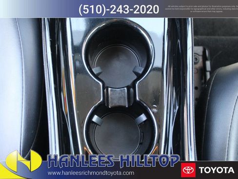 Used 2022 Toyota Prius XLE FWD image 18