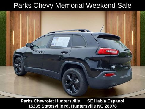 Used 2017 Jeep Cherokee Sport FWD image 25