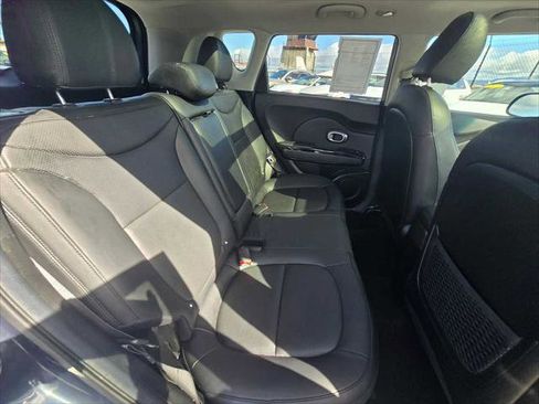 Used 2016 Kia Soul ! w/ Premium Package image 14