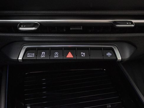 New 2026 Audi Q3 quattro 2.0T AWD/4WD image 38