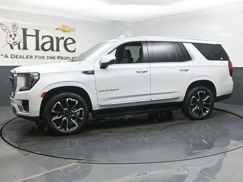 Used 2023 GMC Yukon SLT w/ SLT Luxury Package AWD/4WD image 38