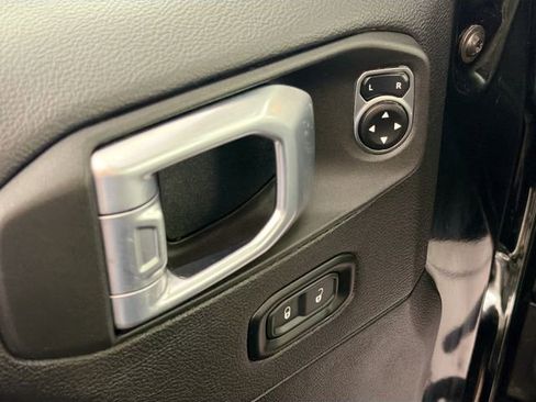 Used 2021 Jeep Wrangler Unlimited Rubicon w/ Uconnect 4C Nav & Sound Group image 18