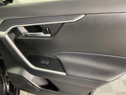 Used 2025 Toyota RAV4 XLE w/ Convenience Package image 27