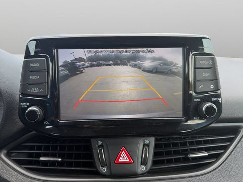 Used 2019 Hyundai Elantra GT FWD image 25