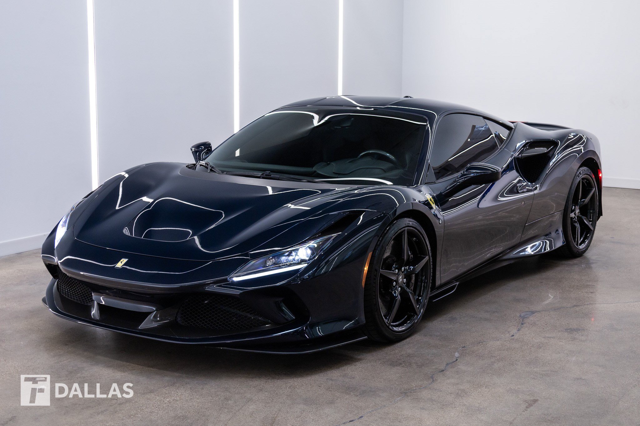 Used 2020 Ferrari F8 Tributo RWD image 2