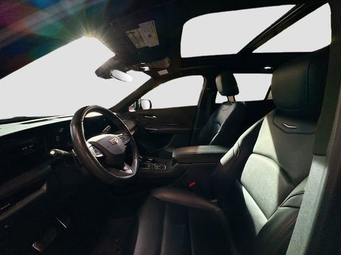 Used 2024 Cadillac XT4 Sport image 23