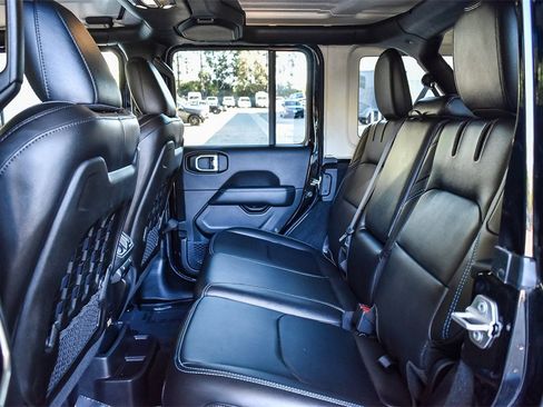 Used 2023 Jeep Wrangler Unlimited Rubicon 4xe w/ Steel Bumper Group image 17