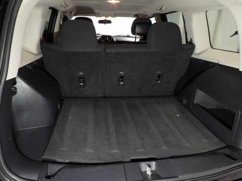 Used 2013 Jeep Patriot Latitude w/ Altitude Pkg AWD/4WD image 6