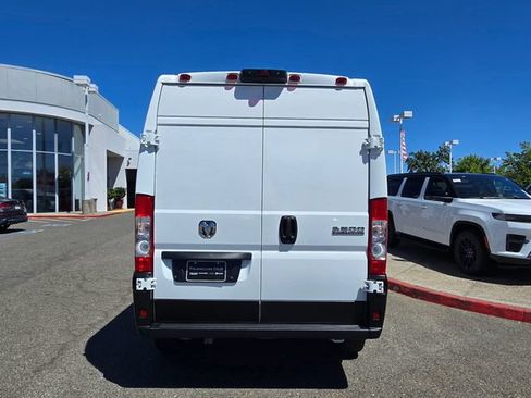 Used 2025 RAM ProMaster 2500 FWD image 5