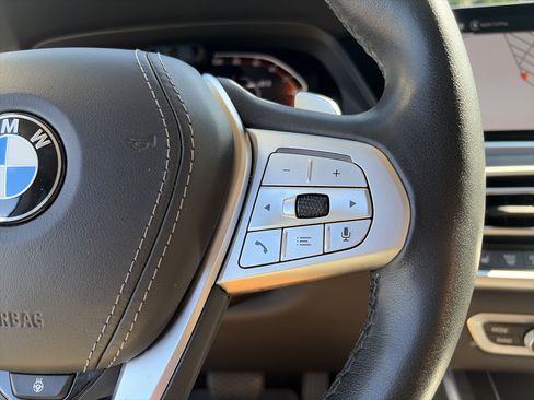 Used 2022 BMW X7 xDrive40i w/ Premium Package AWD/4WD image 54