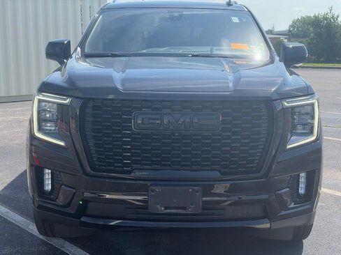 Used 2021 GMC Yukon Denali w/ Denali Premium Package AWD/4WD image 2