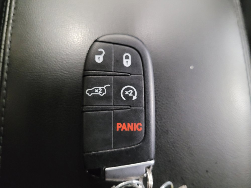 Used 2020 Jeep Grand Cherokee Altitude AWD/4WD image 32