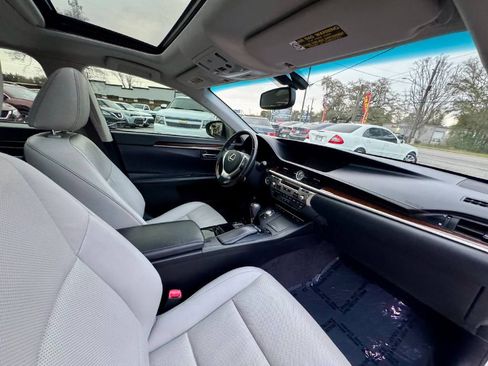 Used 2015 Lexus ES 350 w/ Luxury Package image 12