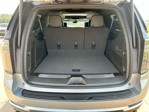 New 2025 Chevrolet Suburban Premier image 26