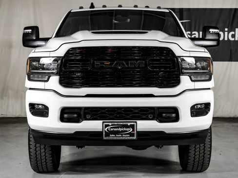 Used 2023 RAM 2500 Limited AWD/4WD image 3