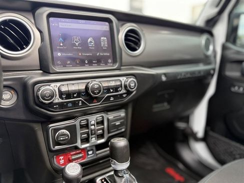Used 2023 Jeep Wrangler Unlimited Rubicon 4xe w/ Cold Weather Group AWD/4WD image 44