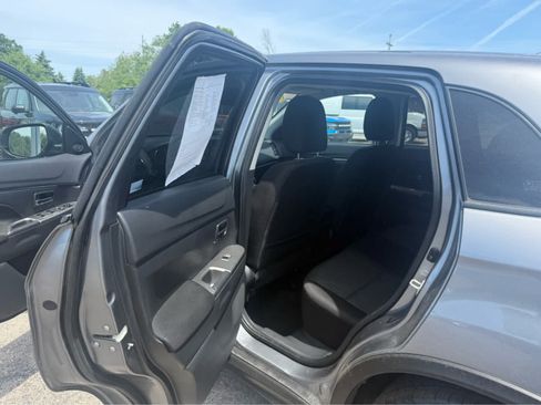 Used 2020 Mitsubishi Outlander Sport SE AWD/4WD image 14