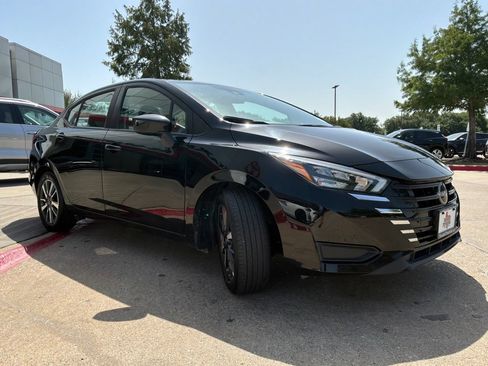 Used 2025 Nissan Versa SV FWD image 4