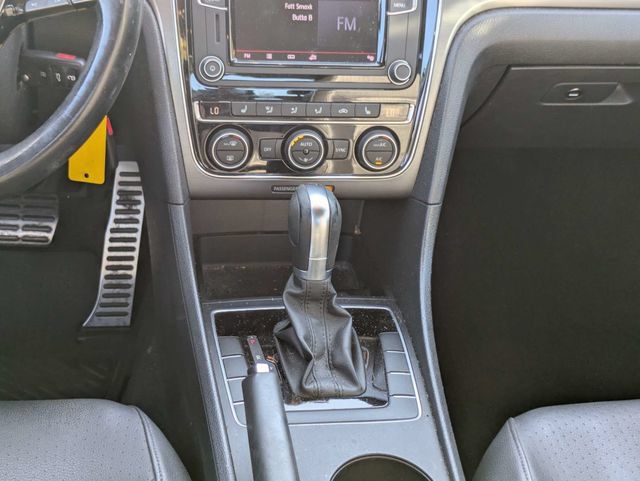 Used 2018 Volkswagen Passat 2.0T R-Line FWD image 19