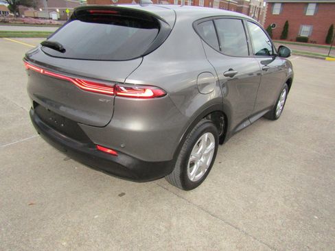 Used 2023 Dodge Hornet GT image 3