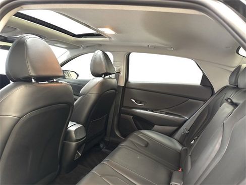 Used 2024 Hyundai Elantra Limited image 14