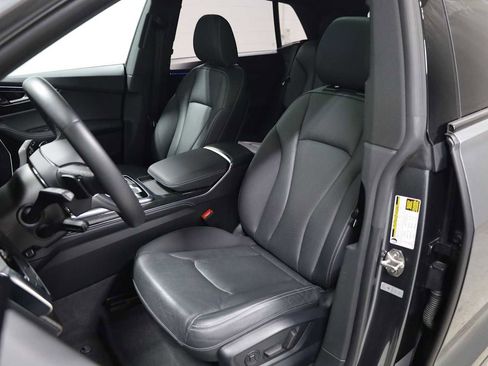 Used 2023 Audi Q8 Premium Plus w/ Premium Plus Package image 5