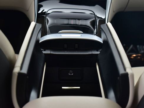 Certified 2025 Mercedes-Benz C 300 4MATIC Sedan image 22