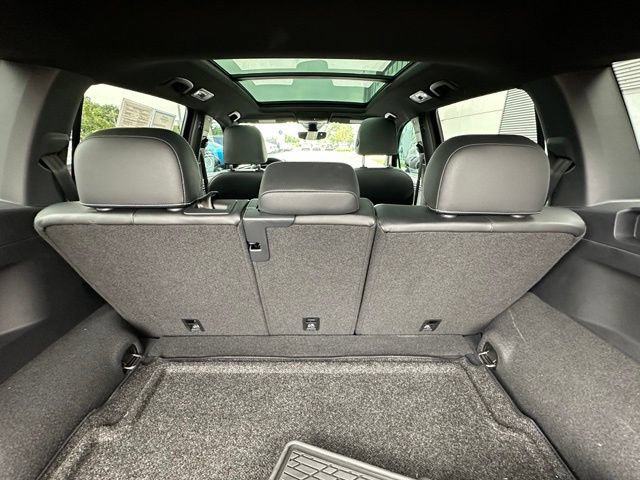 Certified 2024 Volkswagen Tiguan SE R-Line AWD/4WD image 19