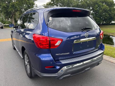 Used 2018 Nissan Pathfinder SV FWD image 14