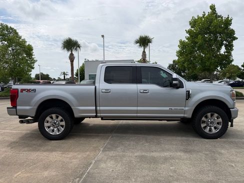 Used 2022 Ford F250 Platinum w/ FX4 Off-Road Package AWD/4WD image 6