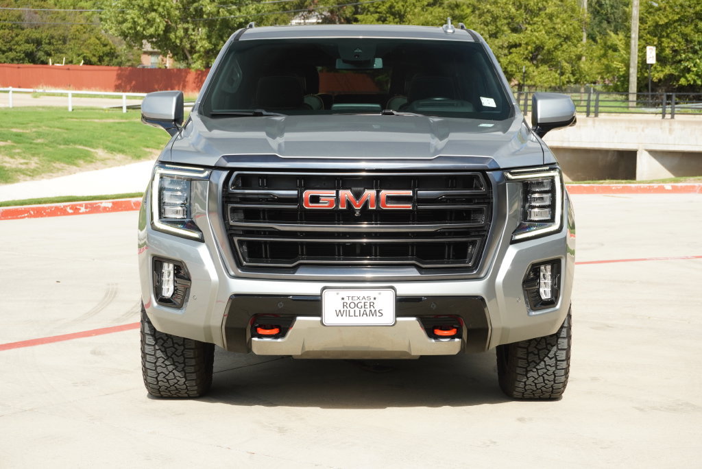 Used 2024 GMC Yukon XL AT4 w/ AT4 Premium Package AWD/4WD image 8